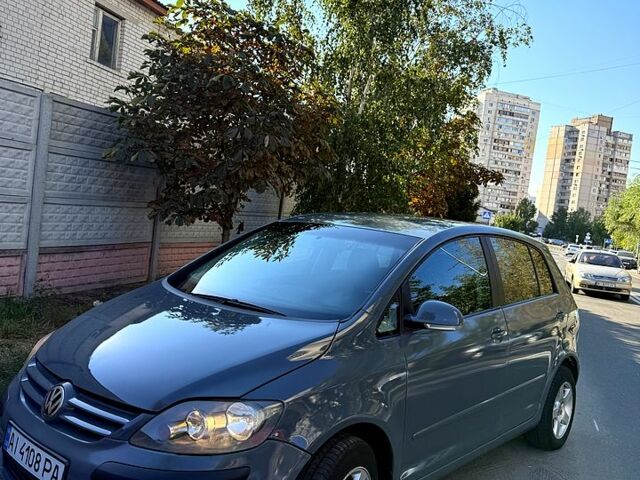 Серый Фольксваген Гольф Плюс, объемом двигателя 1.6 л и пробегом 214 тыс. км за 5500 $, фото 1 на Automoto.ua