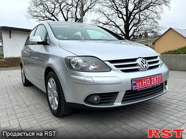 Серый Фольксваген Гольф Плюс, объемом двигателя 1.6 л и пробегом 127 тыс. км за 7550 $, фото 1 на Automoto.ua