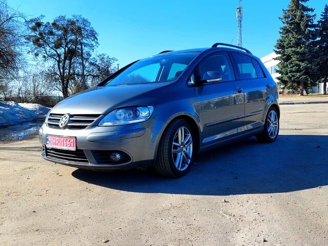 Серый Фольксваген Гольф Плюс, объемом двигателя 1.4 л и пробегом 248 тыс. км за 7400 $, фото 1 на Automoto.ua