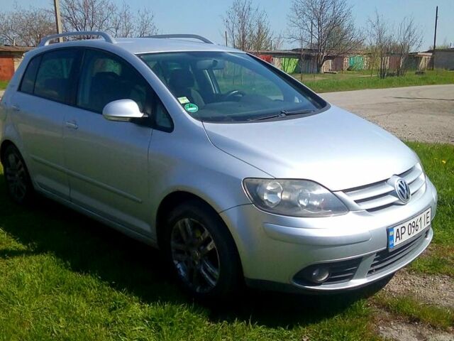Сірий Фольксваген Golf Plus, об'ємом двигуна 1.4 л та пробігом 28500 тис. км за 7095 $, фото 1 на Automoto.ua
