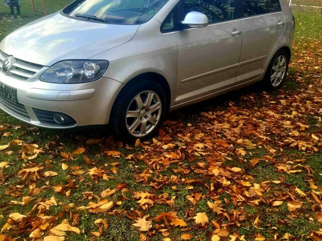 Серый Фольксваген Гольф Плюс, объемом двигателя 1.4 л и пробегом 1600 тыс. км за 5900 $, фото 1 на Automoto.ua