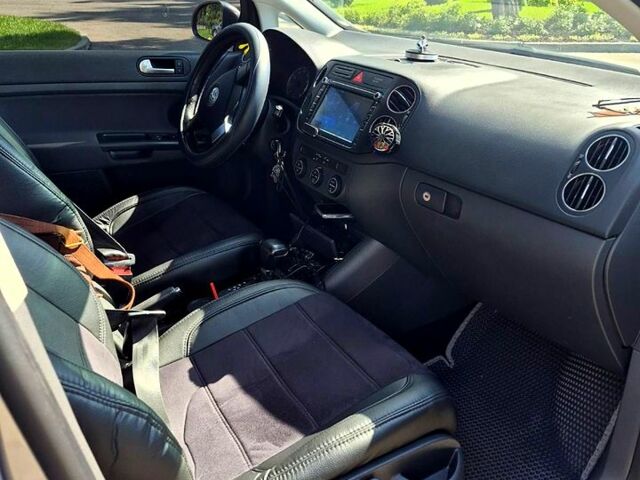 Сірий Фольксваген Golf Plus, об'ємом двигуна 1.4 л та пробігом 268 тис. км за 9000 $, фото 1 на Automoto.ua