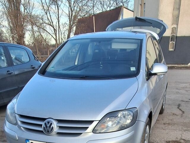 Серый Фольксваген Гольф Плюс, объемом двигателя 1.4 л и пробегом 240 тыс. км за 5300 $, фото 1 на Automoto.ua