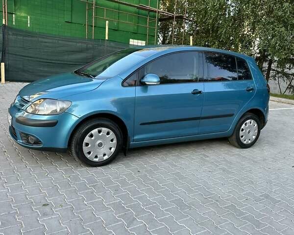 Синий Фольксваген Гольф Плюс, объемом двигателя 1.6 л и пробегом 262 тыс. км за 7499 $, фото 1 на Automoto.ua