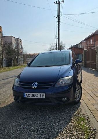 Синий Фольксваген Гольф Плюс, объемом двигателя 1.6 л и пробегом 205 тыс. км за 4999 $, фото 1 на Automoto.ua