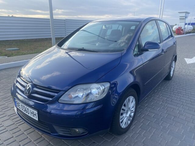 Синий Фольксваген Гольф Плюс, объемом двигателя 1.4 л и пробегом 250 тыс. км за 5000 $, фото 1 на Automoto.ua