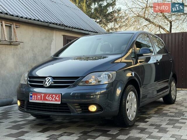 Синий Фольксваген Гольф Плюс, объемом двигателя 1.6 л и пробегом 217 тыс. км за 5999 $, фото 1 на Automoto.ua
