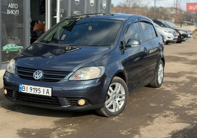 Синий Фольксваген Гольф Плюс, объемом двигателя 1.6 л и пробегом 123 тыс. км за 6500 $, фото 1 на Automoto.ua