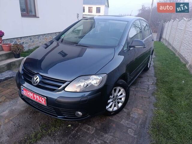 Синий Фольксваген Гольф Плюс, объемом двигателя 1.6 л и пробегом 162 тыс. км за 6500 $, фото 1 на Automoto.ua