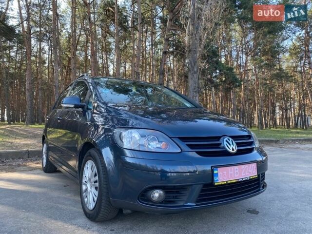 Синий Фольксваген Гольф Плюс, объемом двигателя 1.4 л и пробегом 230 тыс. км за 6799 $, фото 1 на Automoto.ua