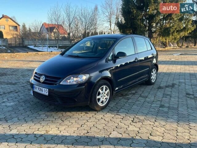 Синий Фольксваген Гольф Плюс, объемом двигателя 1.4 л и пробегом 247 тыс. км за 5200 $, фото 1 на Automoto.ua
