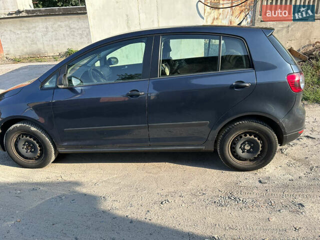 Синий Фольксваген Гольф Плюс, объемом двигателя 1.6 л и пробегом 101 тыс. км за 8900 $, фото 1 на Automoto.ua