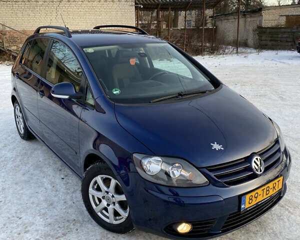 Синий Фольксваген Гольф Плюс, объемом двигателя 1.4 л и пробегом 230 тыс. км за 5950 $, фото 1 на Automoto.ua