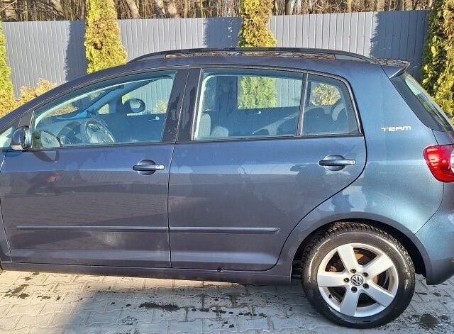 Синий Фольксваген Гольф Плюс, объемом двигателя 1.6 л и пробегом 283 тыс. км за 8000 $, фото 1 на Automoto.ua