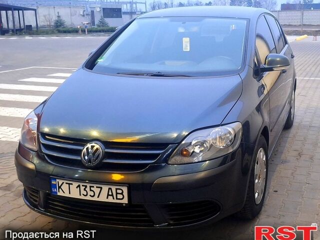 Синий Фольксваген Гольф Плюс, объемом двигателя 1.6 л и пробегом 230 тыс. км за 5000 $, фото 1 на Automoto.ua