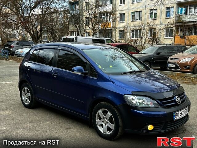 Синий Фольксваген Гольф Плюс, объемом двигателя 1.4 л и пробегом 300 тыс. км за 4999 $, фото 1 на Automoto.ua