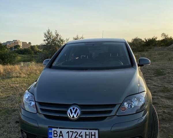Зелений Фольксваген Golf Plus, об'ємом двигуна 1.6 л та пробігом 220 тис. км за 5500 $, фото 1 на Automoto.ua