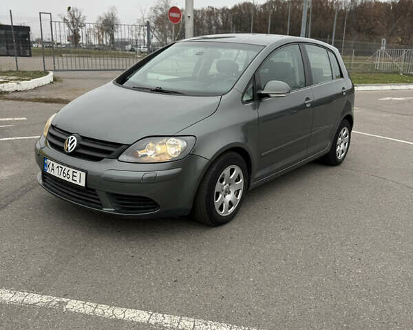 Зелений Фольксваген Golf Plus, об'ємом двигуна 1.39 л та пробігом 253 тис. км за 6300 $, фото 1 на Automoto.ua