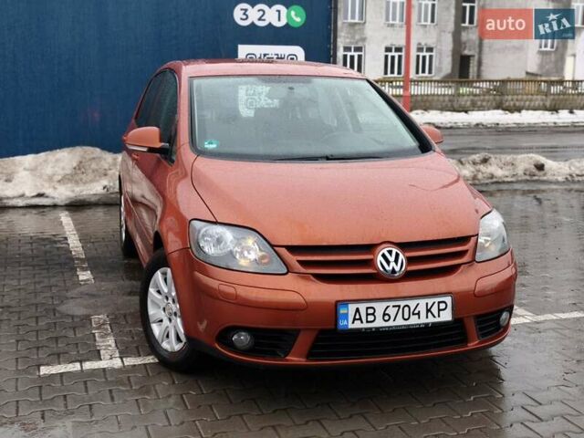 Помаранчевий Фольксваген Golf Plus, об'ємом двигуна 1.39 л та пробігом 161 тис. км за 4950 $, фото 1 на Automoto.ua
