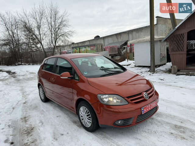 Оранжевый Фольксваген Гольф Плюс, объемом двигателя 1.6 л и пробегом 200 тыс. км за 5350 $, фото 1 на Automoto.ua