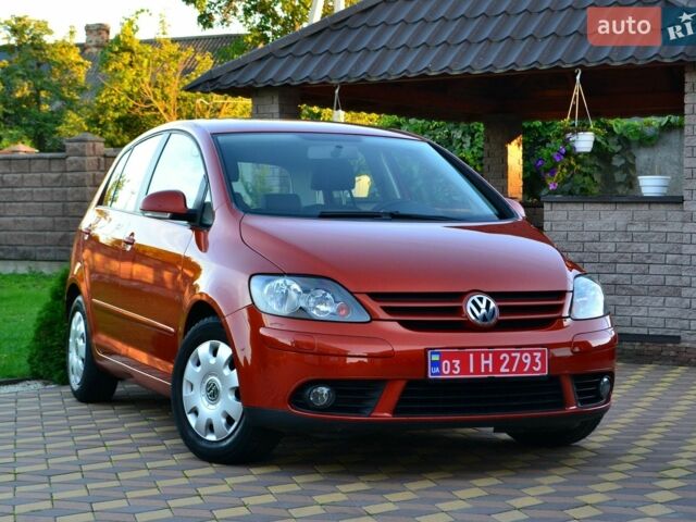 Помаранчевий Фольксваген Golf Plus, об'ємом двигуна 1.6 л та пробігом 211 тис. км за 5700 $, фото 1 на Automoto.ua
