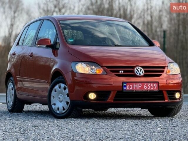 Оранжевый Фольксваген Гольф Плюс, объемом двигателя 1.6 л и пробегом 217 тыс. км за 5990 $, фото 1 на Automoto.ua