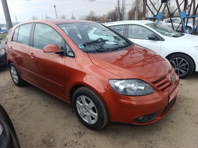 Помаранчевий Фольксваген Golf Plus, об'ємом двигуна 1 л та пробігом 220 тис. км за 5500 $, фото 1 на Automoto.ua