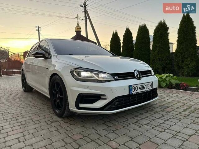 Білий Фольксваген Гольф Р, об'ємом двигуна 1.97 л та пробігом 64 тис. км за 26700 $, фото 1 на Automoto.ua