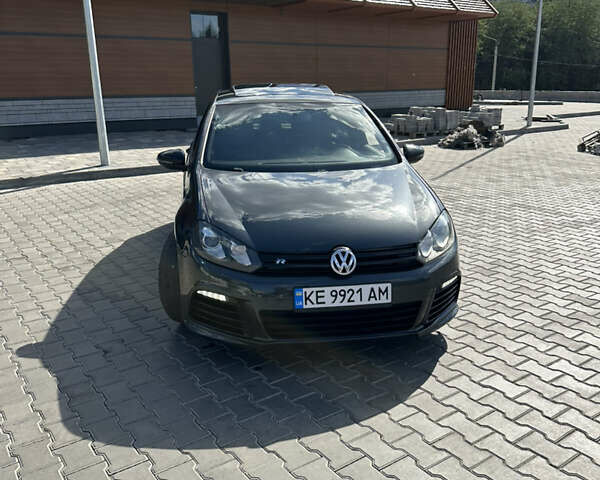 Серый Фольксваген Гольф Р, объемом двигателя 2 л и пробегом 159 тыс. км за 13500 $, фото 1 на Automoto.ua