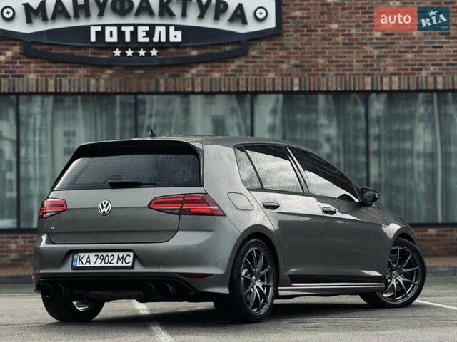 Серый Фольксваген Гольф Р, объемом двигателя 2 л и пробегом 167 тыс. км за 18700 $, фото 1 на Automoto.ua