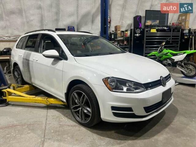 Белый Фольксваген Гольф Спортсван, объемом двигателя 0 л и пробегом 217 тыс. км за 10500 $, фото 1 на Automoto.ua