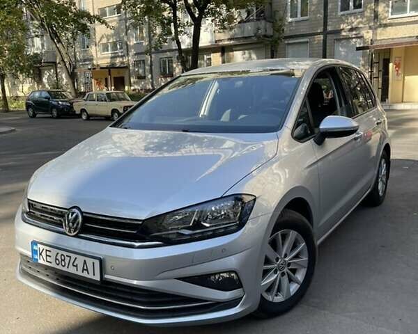 Серый Фольксваген Гольф Спортсван, объемом двигателя 1.6 л и пробегом 166 тыс. км за 14699 $, фото 1 на Automoto.ua