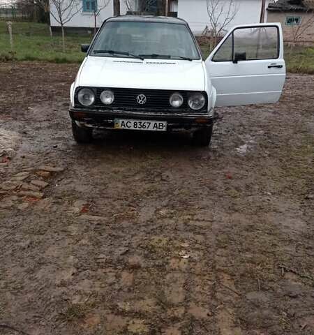 Белый Фольксваген Гольф, объемом двигателя 1.6 л и пробегом 81 тыс. км за 1500 $, фото 1 на Automoto.ua