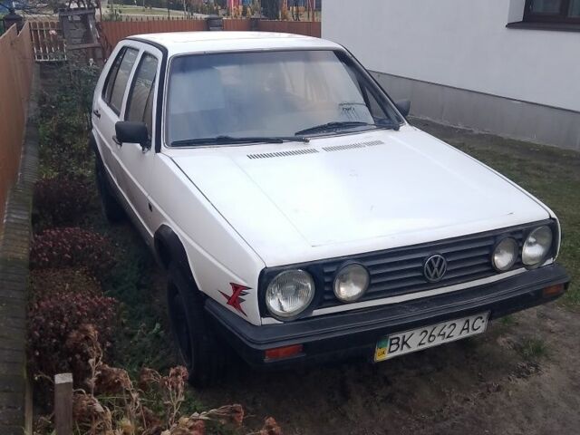 Белый Фольксваген Гольф, объемом двигателя 1.6 л и пробегом 83 тыс. км за 475 $, фото 1 на Automoto.ua