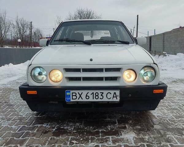 Белый Фольксваген Гольф, объемом двигателя 1.6 л и пробегом 321 тыс. км за 1200 $, фото 1 на Automoto.ua