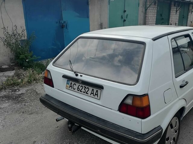 Белый Фольксваген Гольф, объемом двигателя 1.3 л и пробегом 250 тыс. км за 1350 $, фото 1 на Automoto.ua