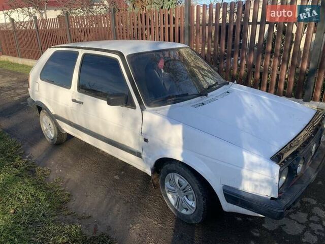 Белый Фольксваген Гольф, объемом двигателя 1.6 л и пробегом 400 тыс. км за 550 $, фото 1 на Automoto.ua