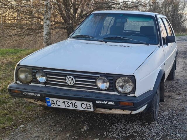 Білий Фольксваген Гольф, об'ємом двигуна 1.6 л та пробігом 300 тис. км за 1300 $, фото 1 на Automoto.ua