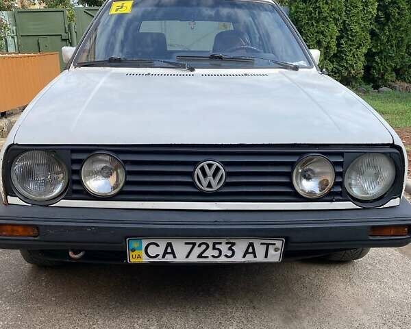 Белый Фольксваген Гольф, объемом двигателя 1.8 л и пробегом 469 тыс. км за 1400 $, фото 1 на Automoto.ua