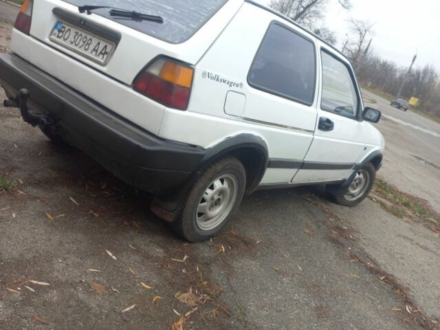 Белый Фольксваген Гольф, объемом двигателя 1.6 л и пробегом 93 тыс. км за 900 $, фото 1 на Automoto.ua