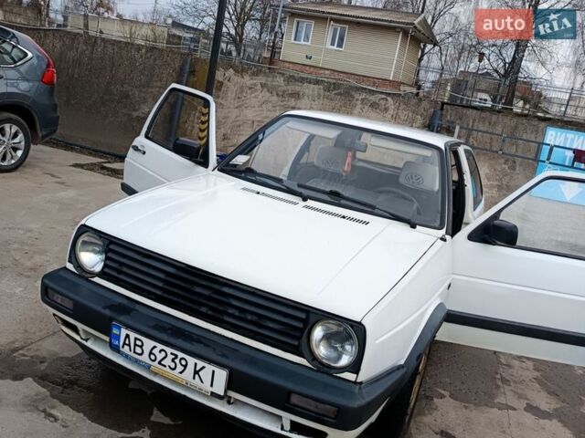 Белый Фольксваген Гольф, объемом двигателя 1.3 л и пробегом 318 тыс. км за 1300 $, фото 1 на Automoto.ua