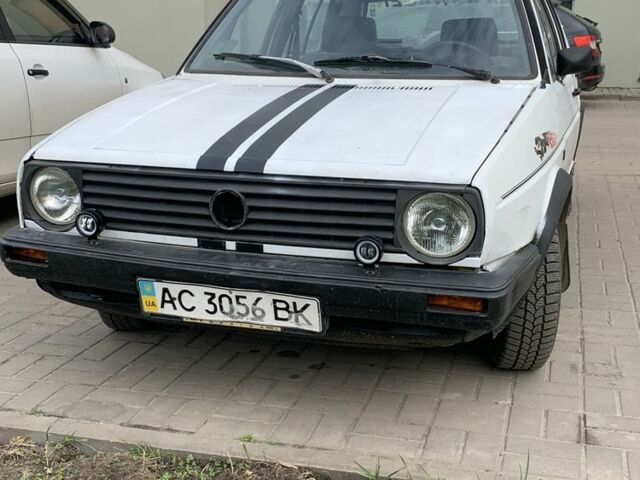 Белый Фольксваген Гольф, объемом двигателя 1.6 л и пробегом 29 тыс. км за 750 $, фото 1 на Automoto.ua