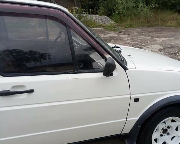 Белый Фольксваген Гольф, объемом двигателя 1.59 л и пробегом 132 тыс. км за 2500 $, фото 1 на Automoto.ua