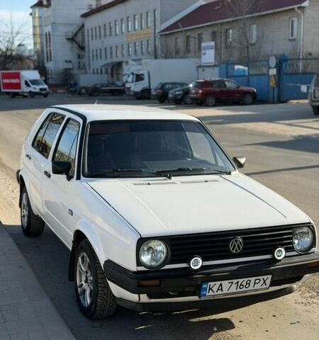 Белый Фольксваген Гольф, объемом двигателя 1.6 л и пробегом 260 тыс. км за 1650 $, фото 1 на Automoto.ua