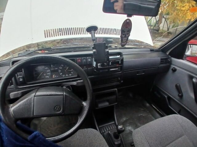 Белый Фольксваген Гольф, объемом двигателя 1.6 л и пробегом 200 тыс. км за 1800 $, фото 1 на Automoto.ua