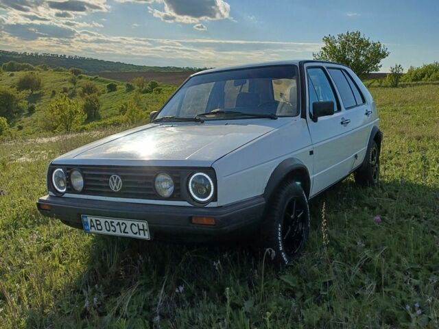 Белый Фольксваген Гольф, объемом двигателя 1.6 л и пробегом 500 тыс. км за 1500 $, фото 1 на Automoto.ua