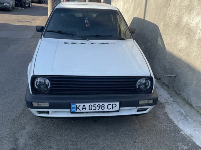 Белый Фольксваген Гольф, объемом двигателя 1.6 л и пробегом 80 тыс. км за 3200 $, фото 1 на Automoto.ua