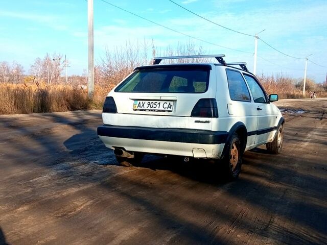 Белый Фольксваген Гольф, объемом двигателя 1.3 л и пробегом 0 тыс. км за 800 $, фото 1 на Automoto.ua