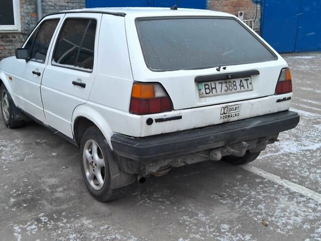 Белый Фольксваген Гольф, объемом двигателя 1.6 л и пробегом 334 тыс. км за 2000 $, фото 1 на Automoto.ua