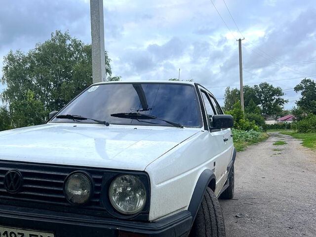 Белый Фольксваген Гольф, объемом двигателя 1.6 л и пробегом 250 тыс. км за 1300 $, фото 1 на Automoto.ua